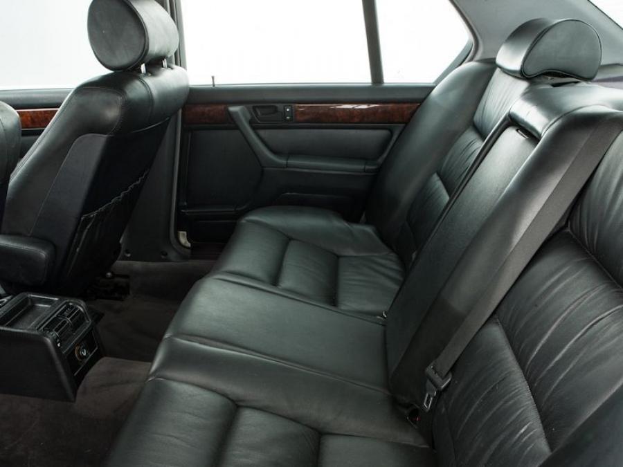  BMW 735i 1986 года  (UK) (фото 7 из 9)